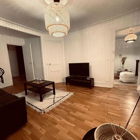 Chic Apartment On The Famous Shopping Rue Du Faubourg Saint-Honore Street Paris Eksteriør bilde