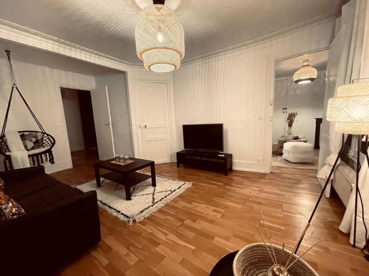 Chic Apartment On The Famous Shopping Rue Du Faubourg Saint-Honore Street Paris Eksteriør bilde